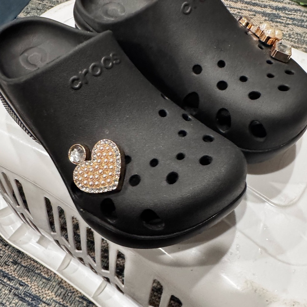 Black Crocs w hearts charm